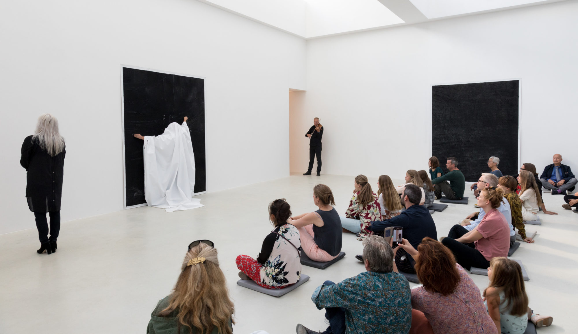 Straatman: Acts & Paintings — Axel Vervoordt