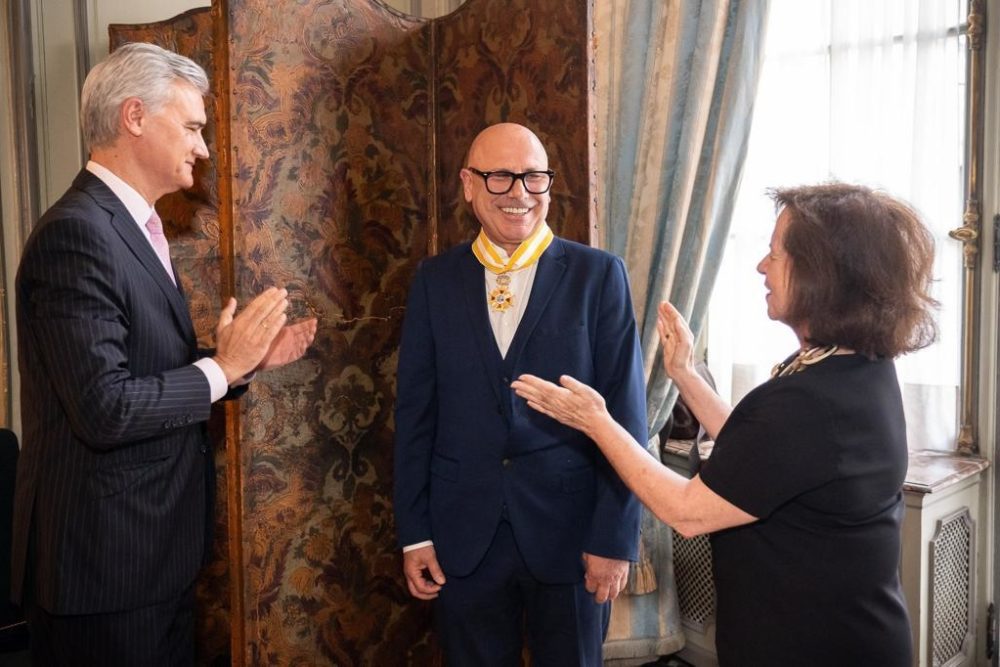 Angel Vergara awarded honorary distinction — Axel Vervoordt